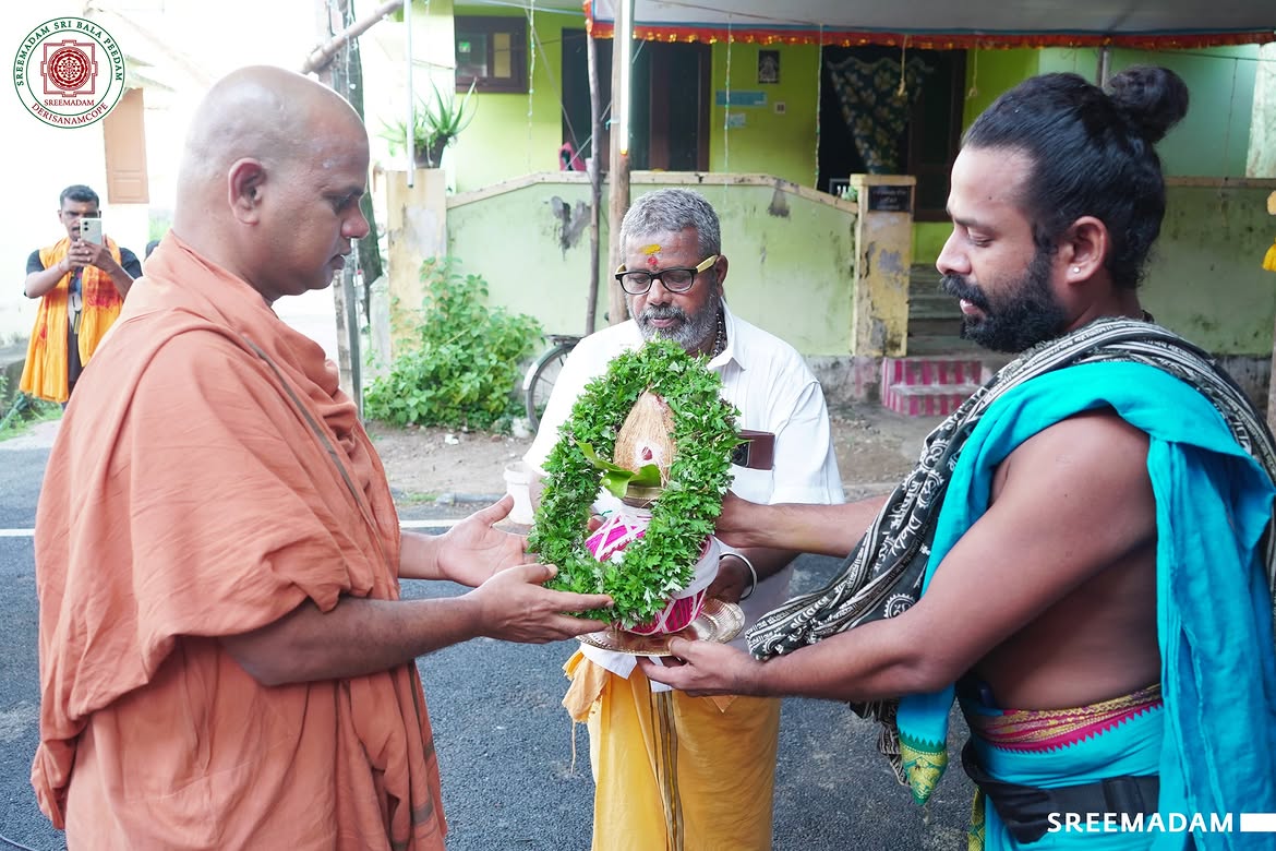 Divine Glimpses of Sri Balatripurasundari Ambal Thiruveethi Ula