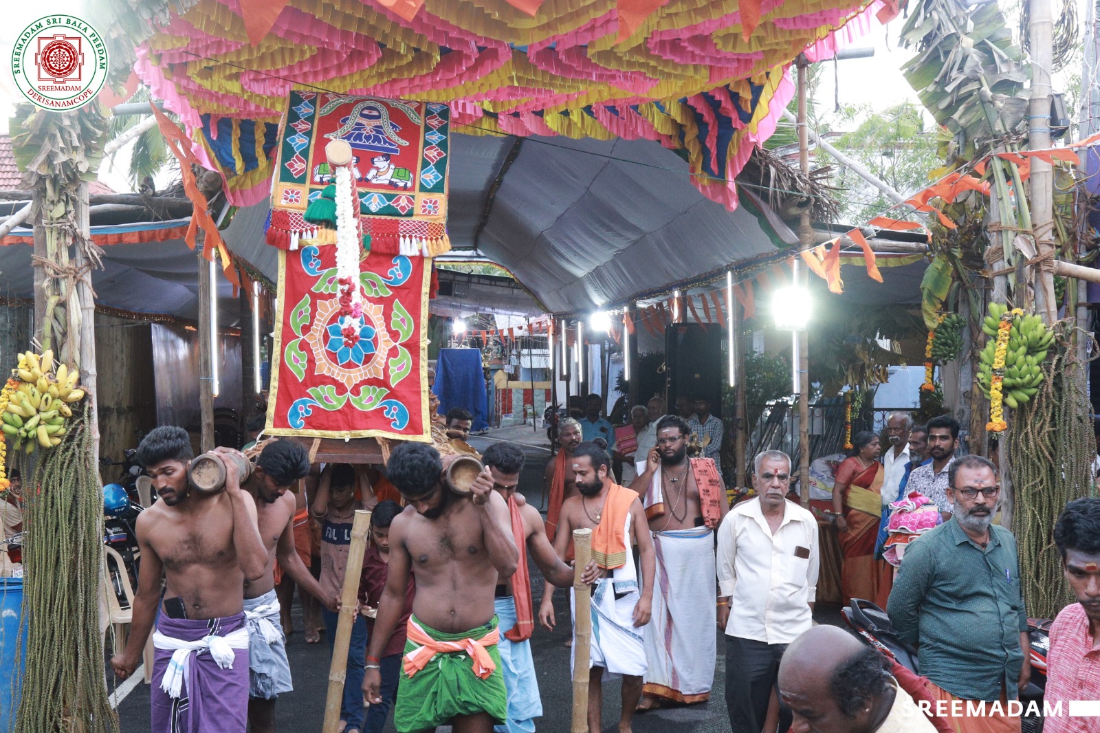 Divine Glimpses of Sadguru Sri Sadasiva Brahmendral Thiruveethi Ula