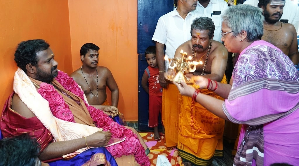 Guru Purnima Special: Padha Pooja & Deeparadhana to Sripuram Sri Sakthi Amma at Sreemadam