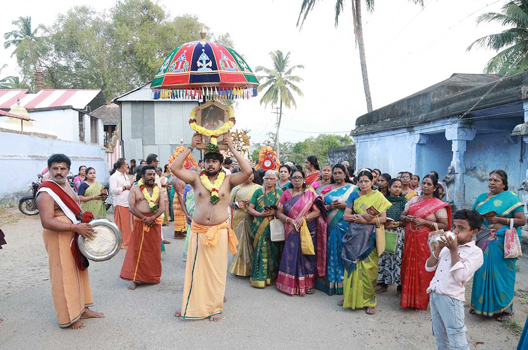Sacred Thirumurai Pezhai Procession by Siva Muralidharan Ragaveshvarar Temple, Derisanamcope | 14-01-2026