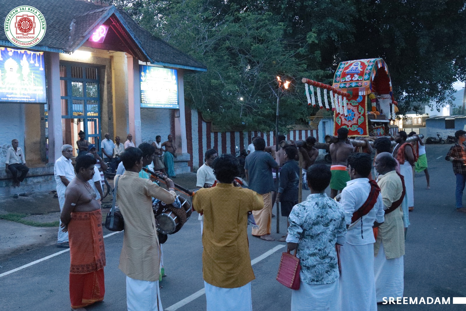 Divine Glimpses of Sadguru Sri Sadasiva Brahmendral Thiruveethi Ula