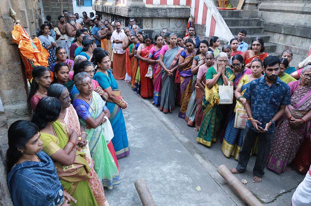 Sacred Thirumurai Pezhai Procession by Siva Muralidharan Ragaveshvarar Temple, Derisanamcope | 14-01-2026